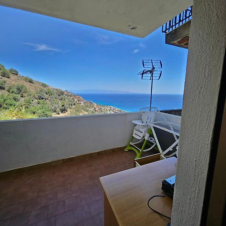 Nuova Casa Giulia Appartement Letojanni Buitenkant foto