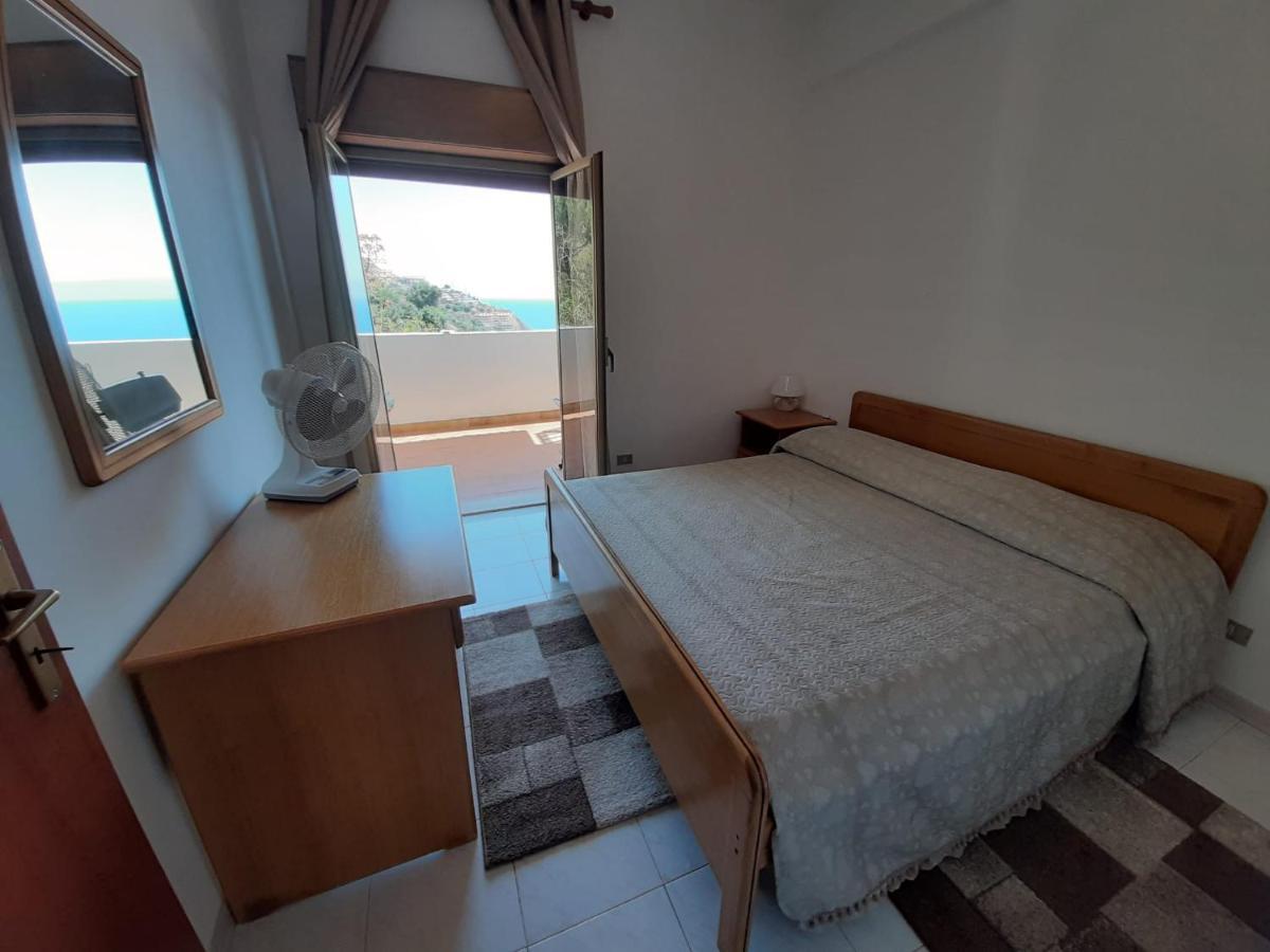 Nuova Casa Giulia Appartement Letojanni Buitenkant foto